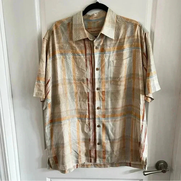 Tommy Bahama Silk Button Up Shirt Size Medium - Picture 1 of 4